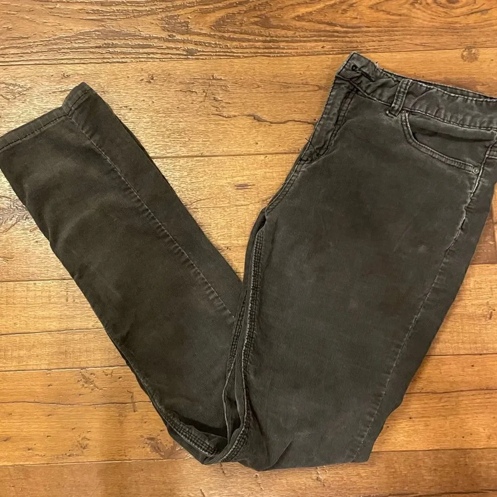 Free People l Gray Corduroy Pants l Size 28 l EUC